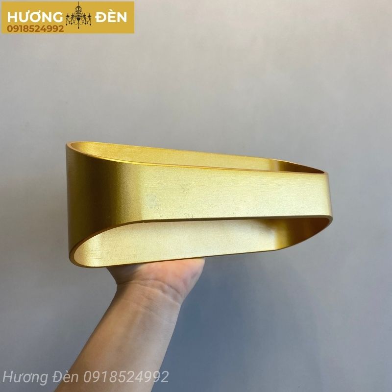 den-vach-tuong-thiet-ke-chinh-hang-vk44